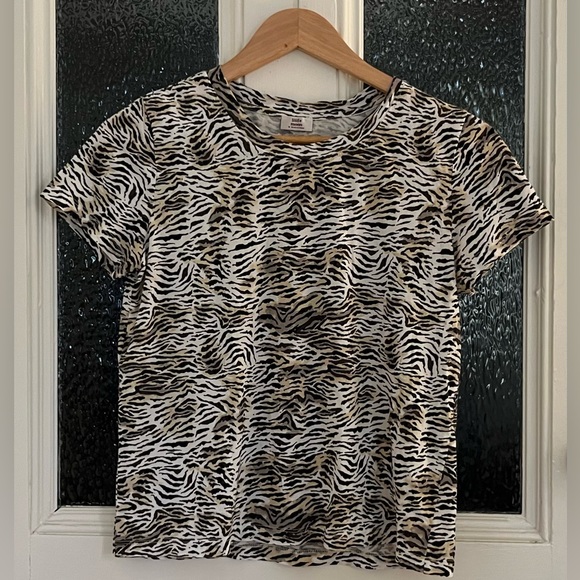 Aritizia Little Moon Animal Print T sold by Aritizia - Picture 3 of 4